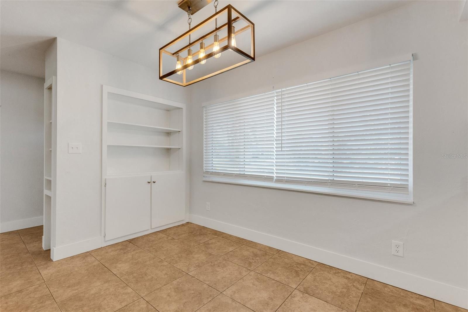 Image 14 of 58 For 2707 Grove Street