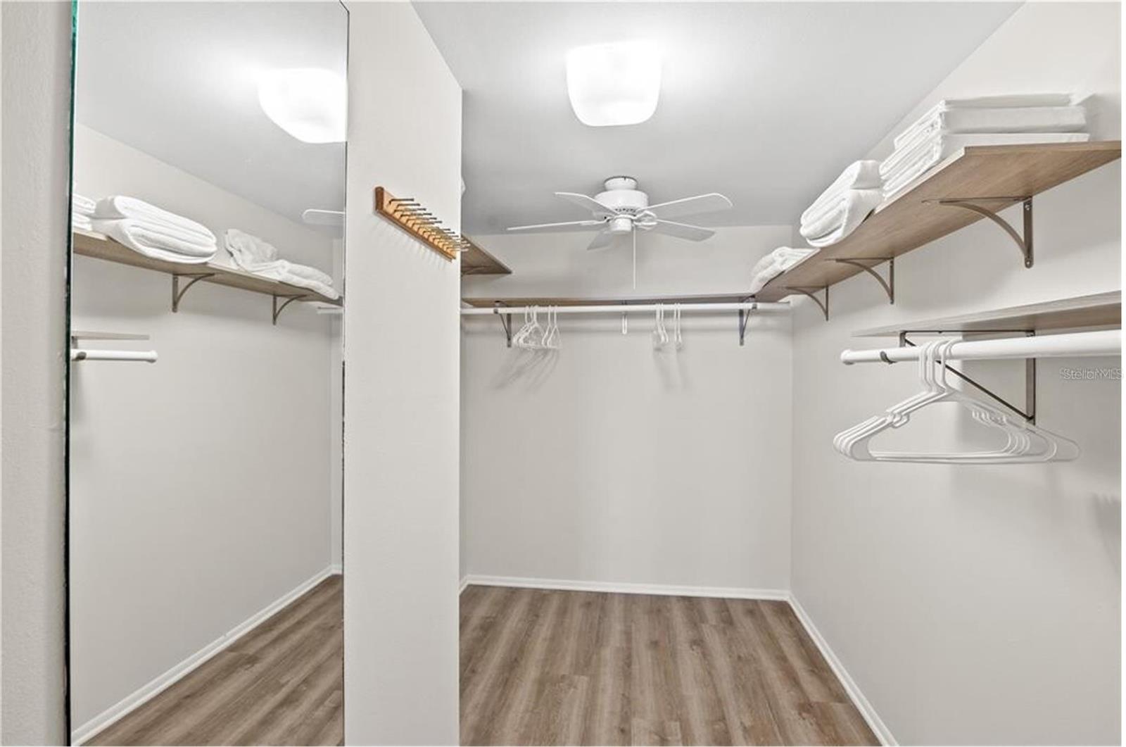 Image 10 of 17 For 1212 Benjamin Franklin Drive 701