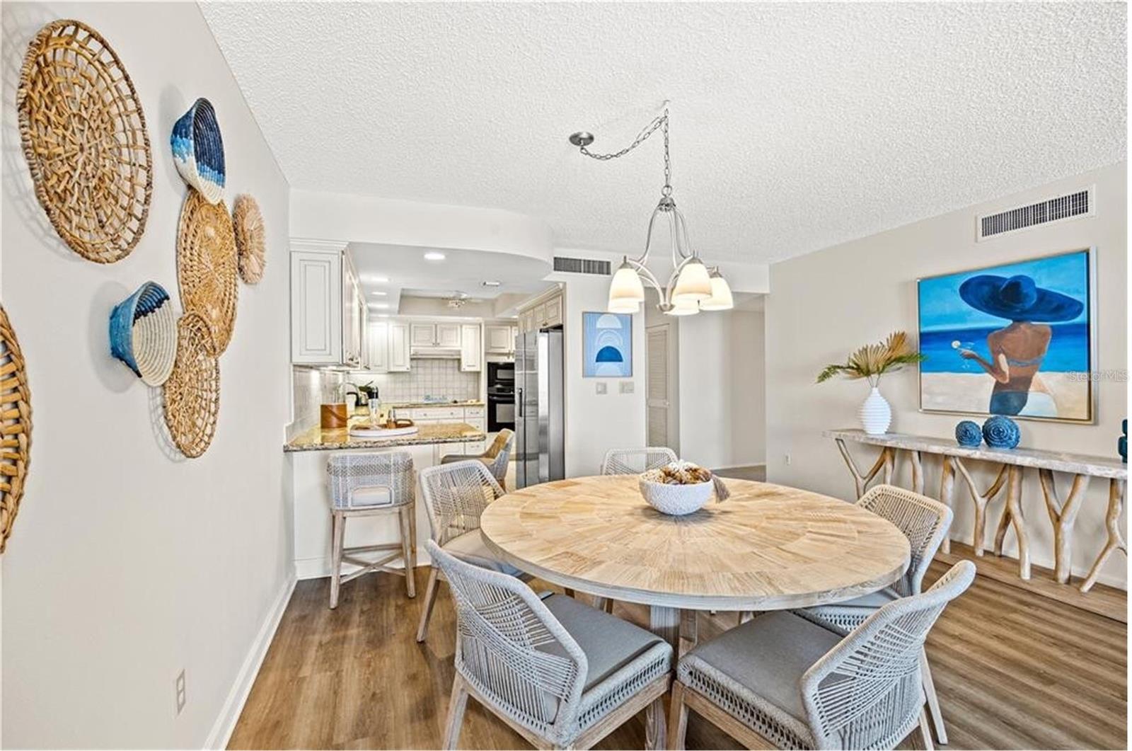 Image 4 of 17 For 1212 Benjamin Franklin Drive 701