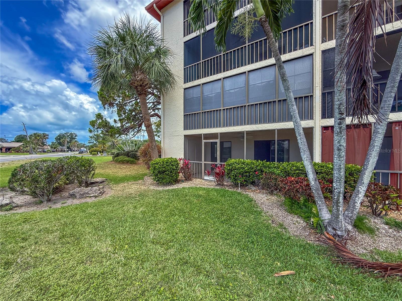 Image 7 of 39 For 7500 40th Avenue W 108