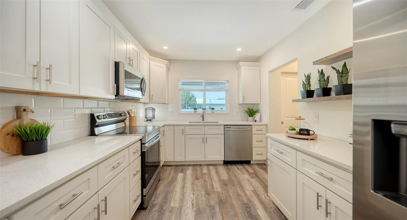Image 18 of 40 For 2825 Pinecrest Street