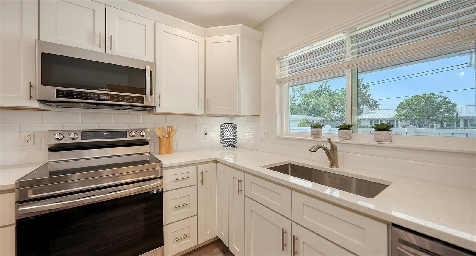 Image 20 of 40 For 2825 Pinecrest Street