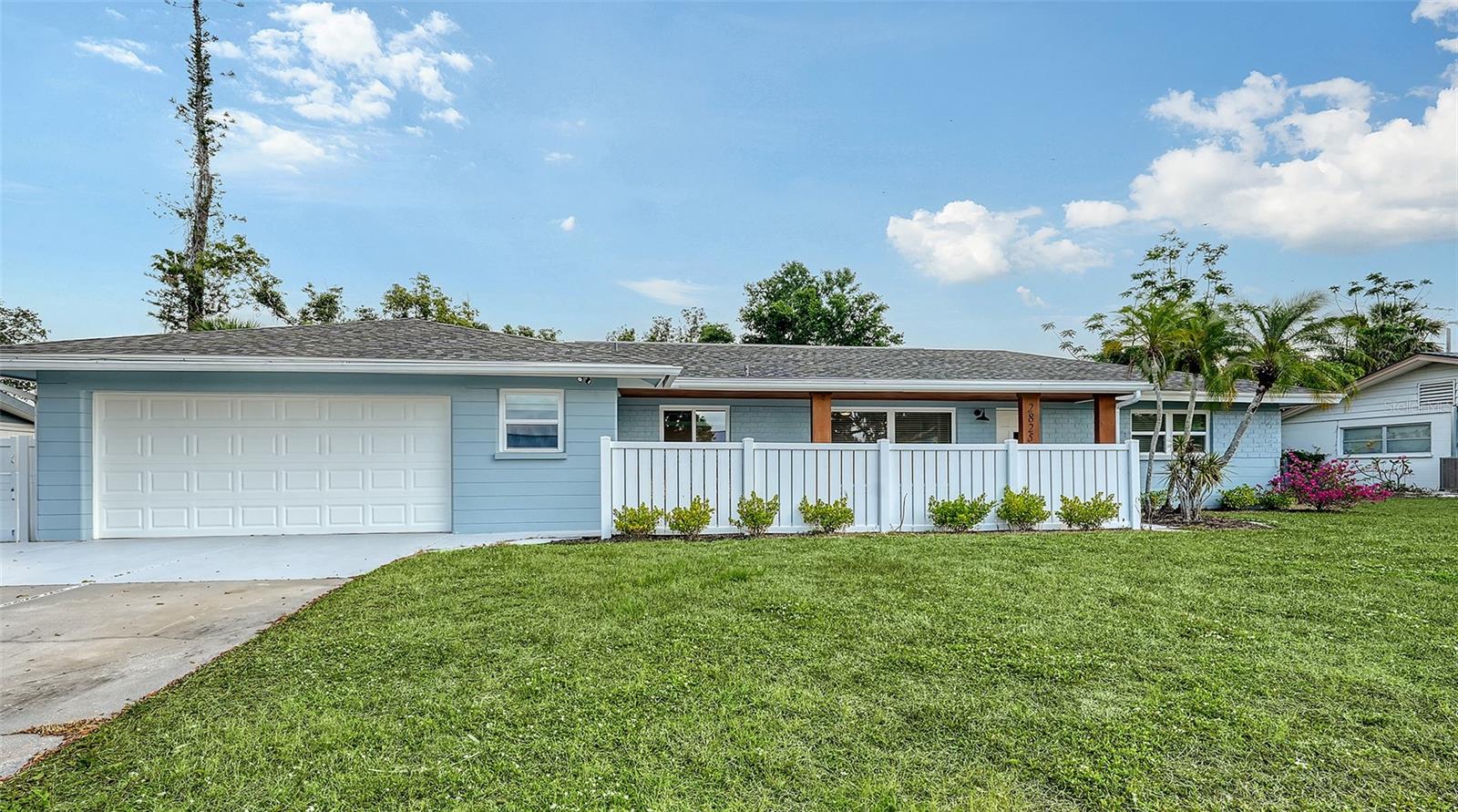 Image 3 of 40 For 2825 Pinecrest Street