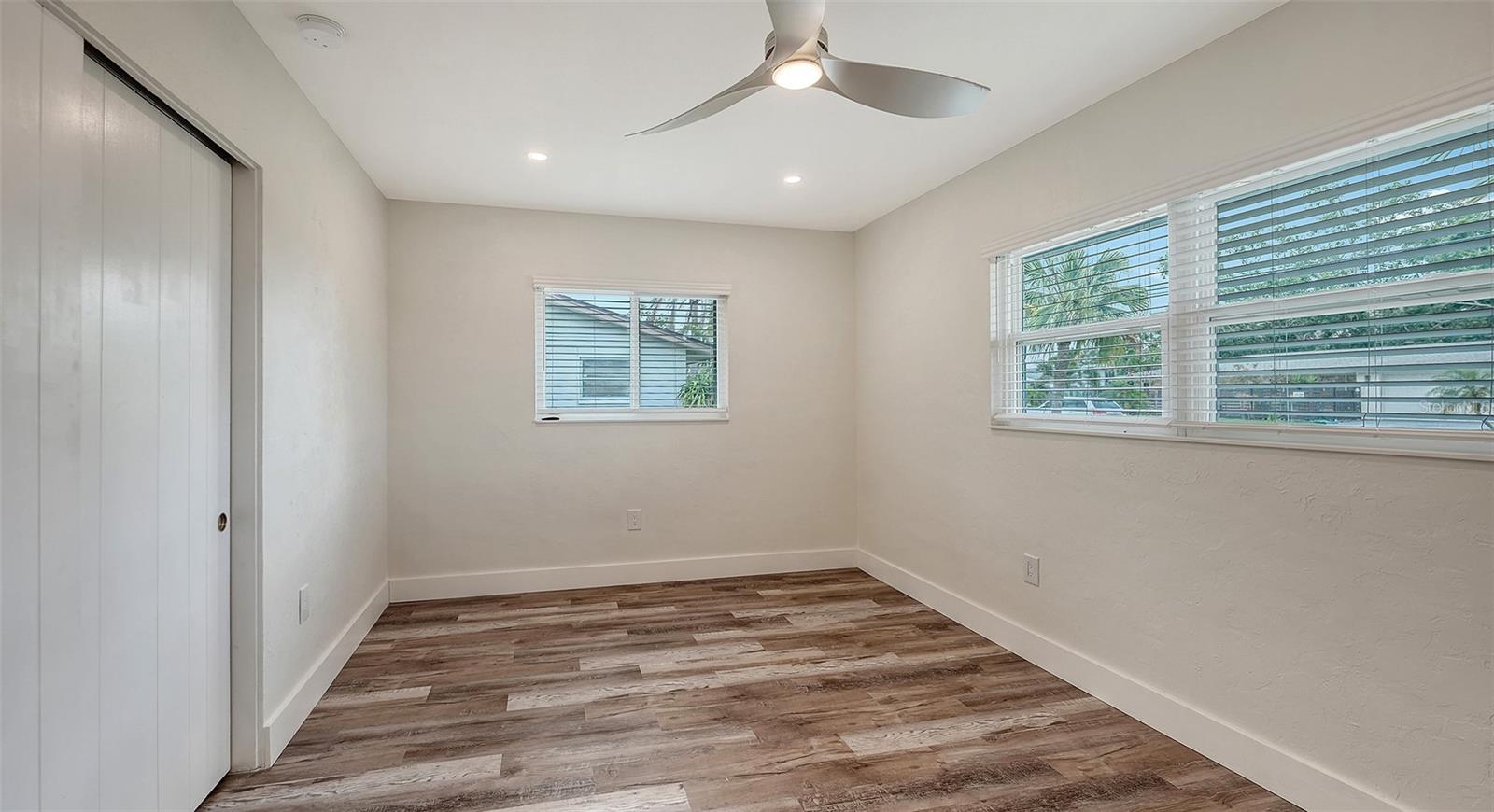 Image 33 of 40 For 2825 Pinecrest Street