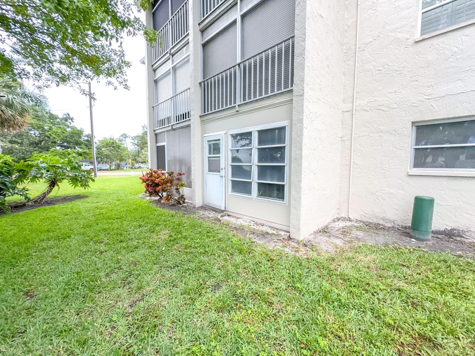 Image 17 of 32 For 970 Virginia Street 109