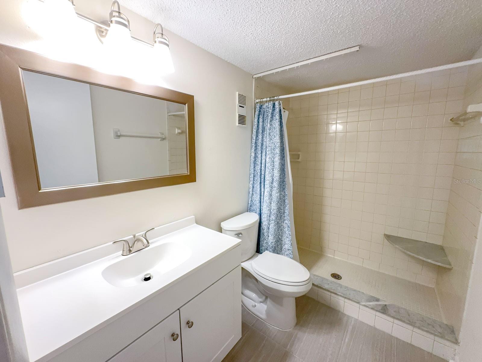 Image 20 of 32 For 970 Virginia Street 109