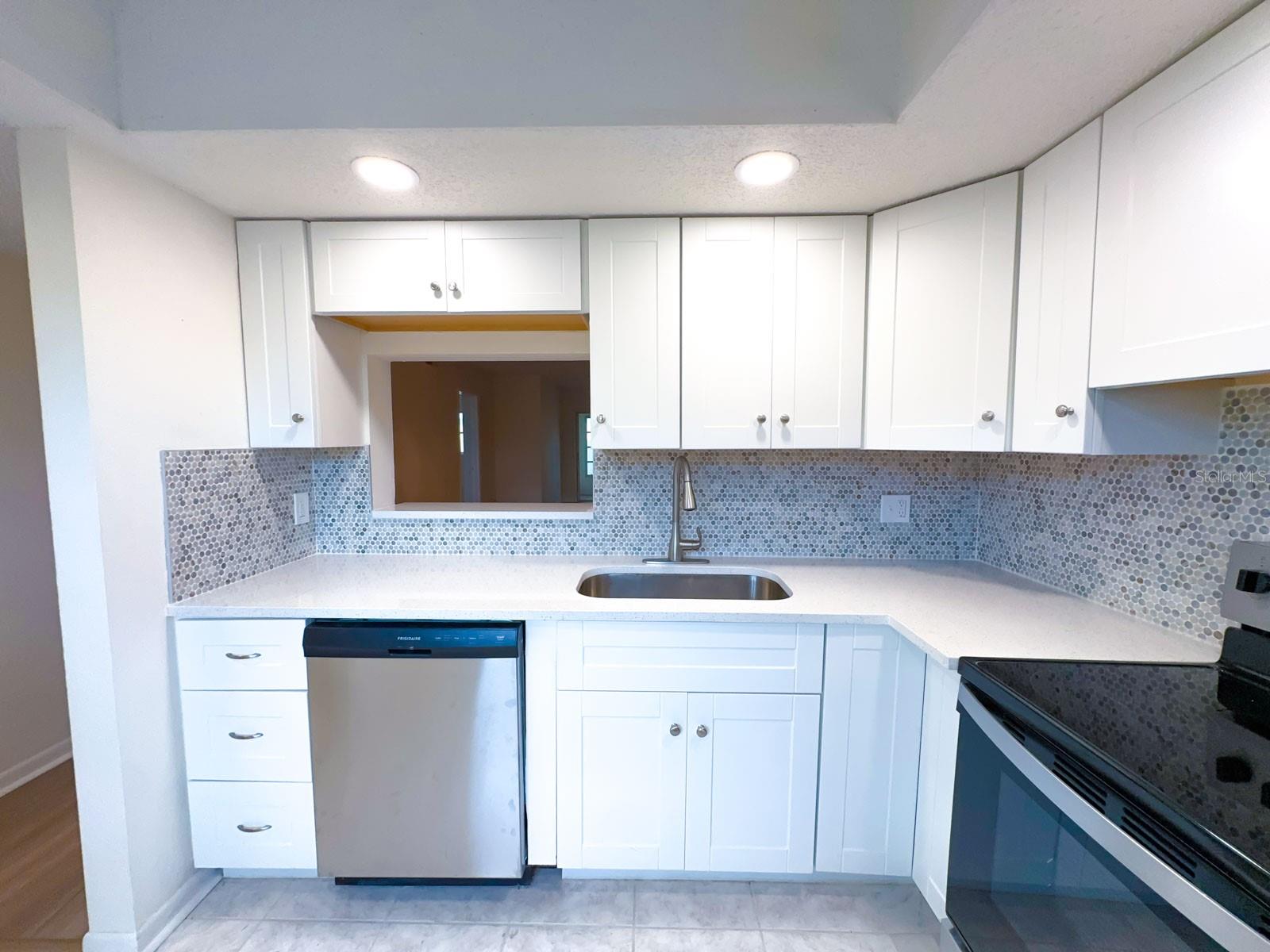 Image 4 of 32 For 970 Virginia Street 109