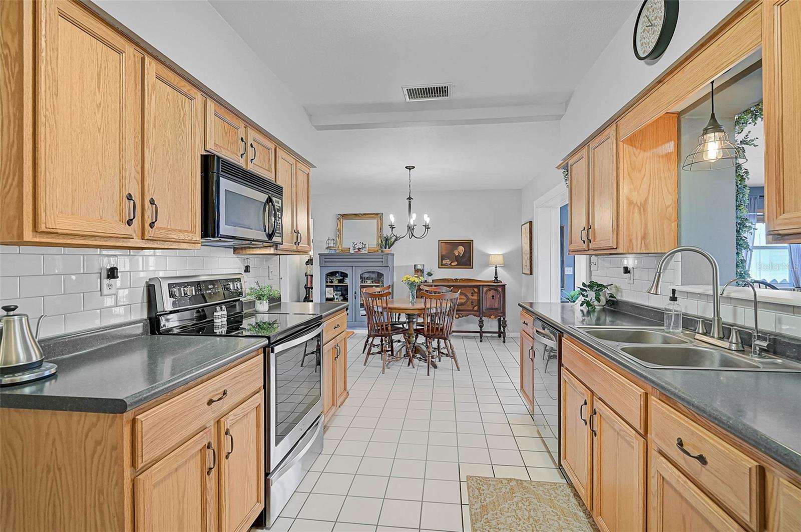 Image 12 of 36 For 2708 27th Avenue Drive W