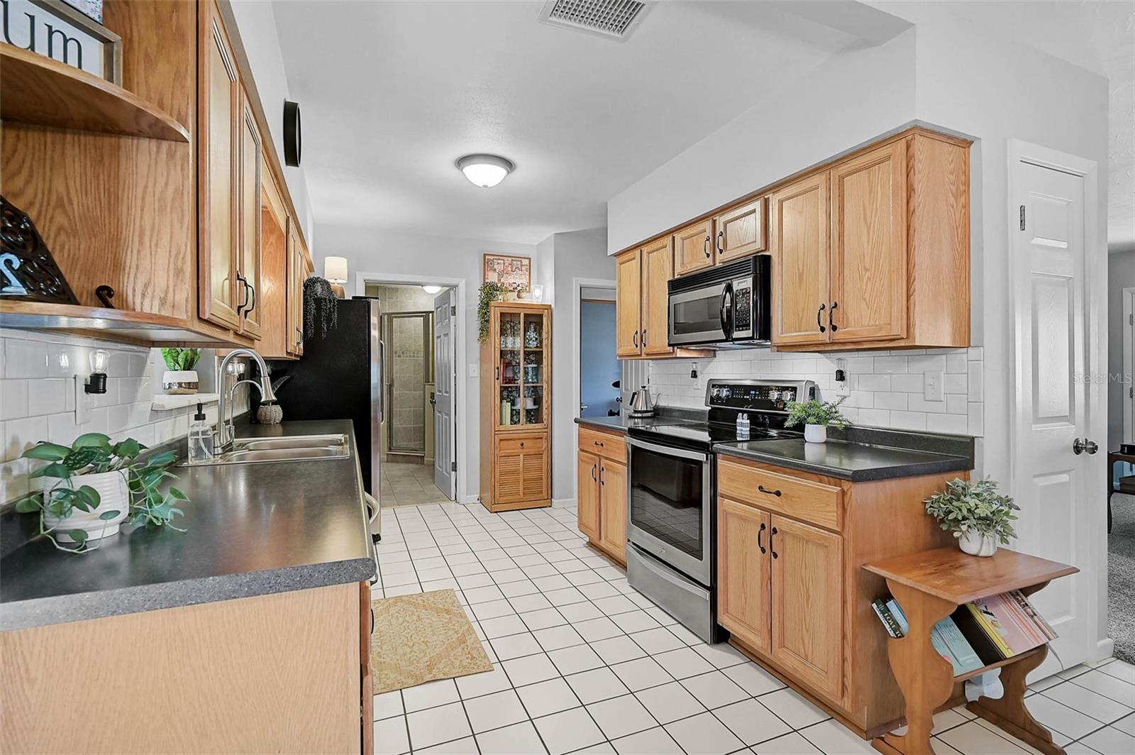 Image 13 of 36 For 2708 27th Avenue Drive W