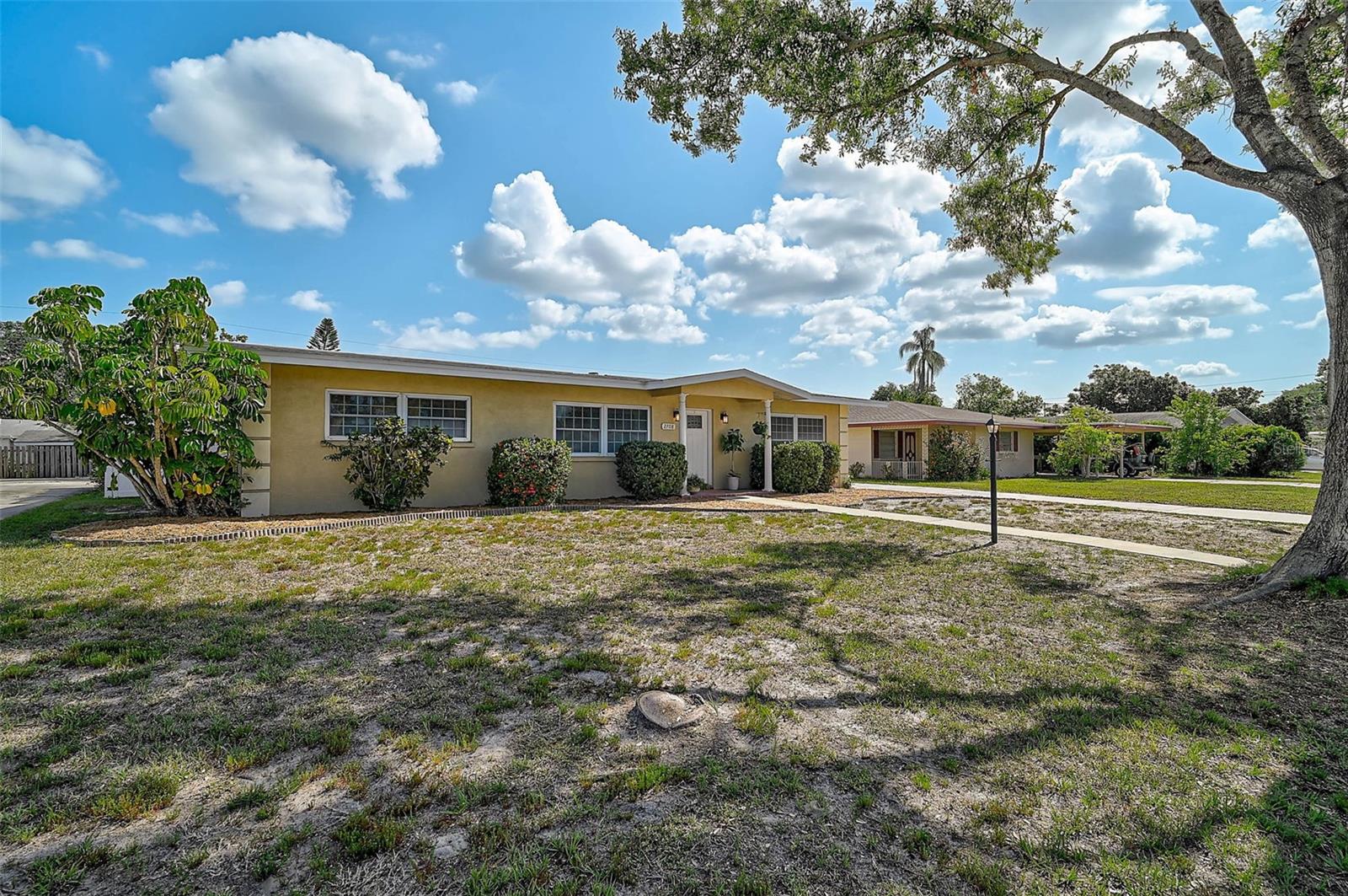 Image 2 of 36 For 2708 27th Avenue Drive W