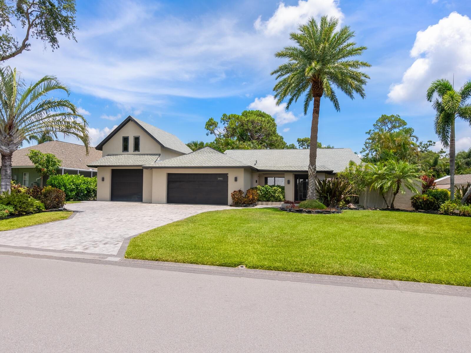Image 8 of 75 For 3905 Country View Drive