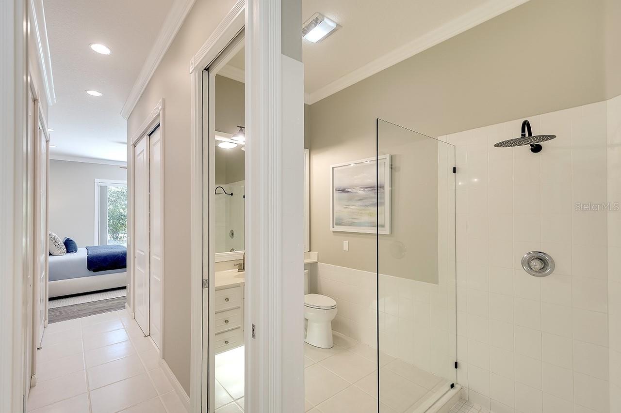 Listing photo id 20 for 5877 Ferrara Drive