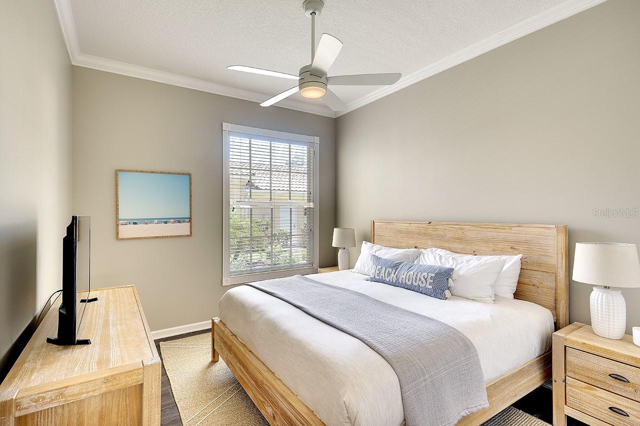 Listing photo id 22 for 5877 Ferrara Drive