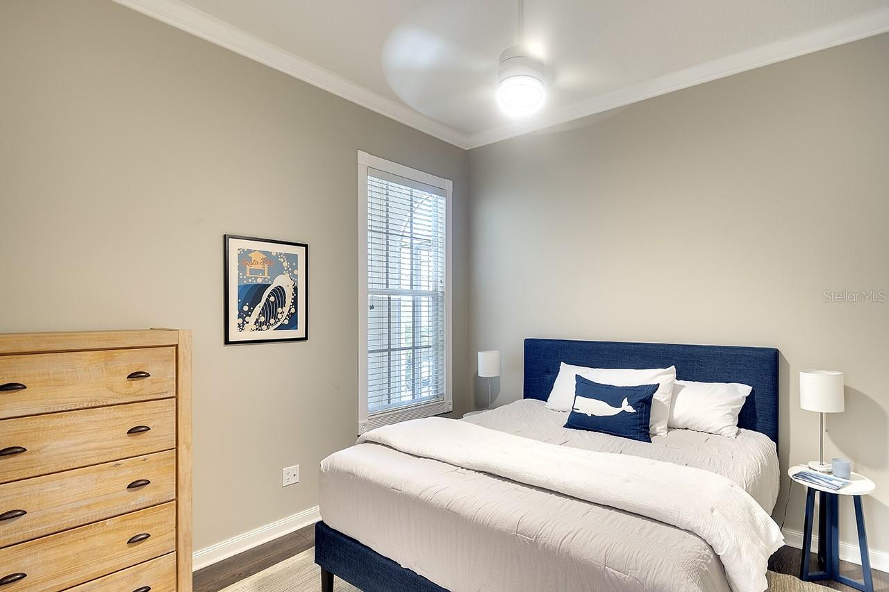 Listing photo id 25 for 5877 Ferrara Drive