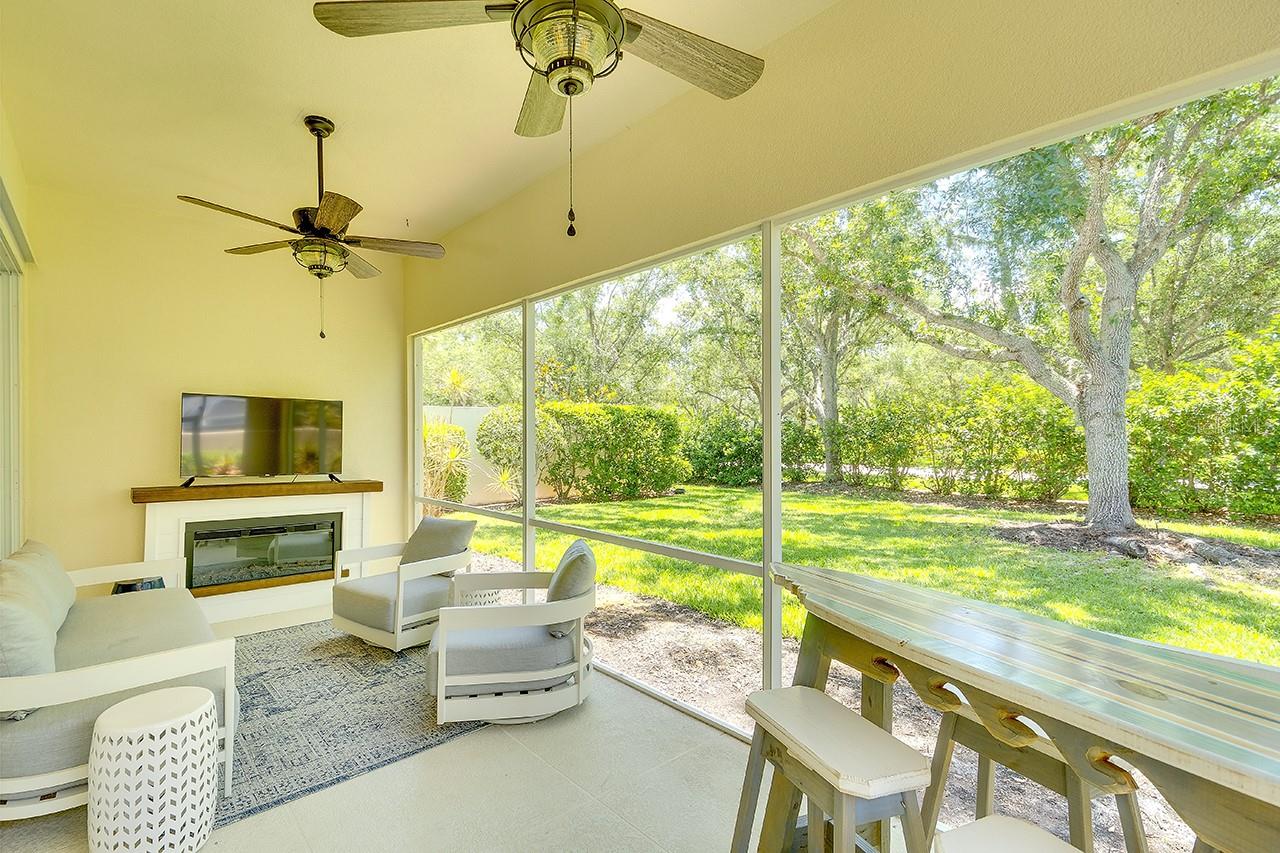 Listing photo id 27 for 5877 Ferrara Drive