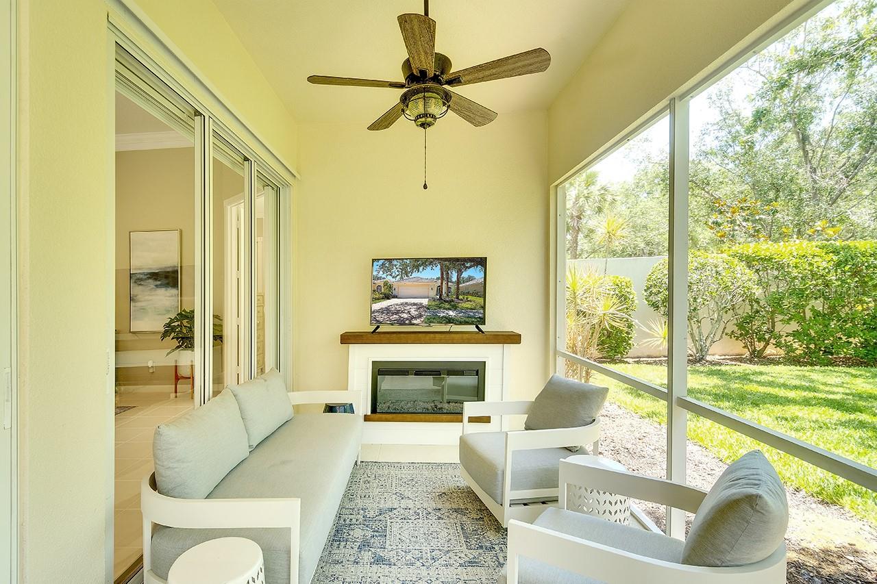 Listing photo id 28 for 5877 Ferrara Drive