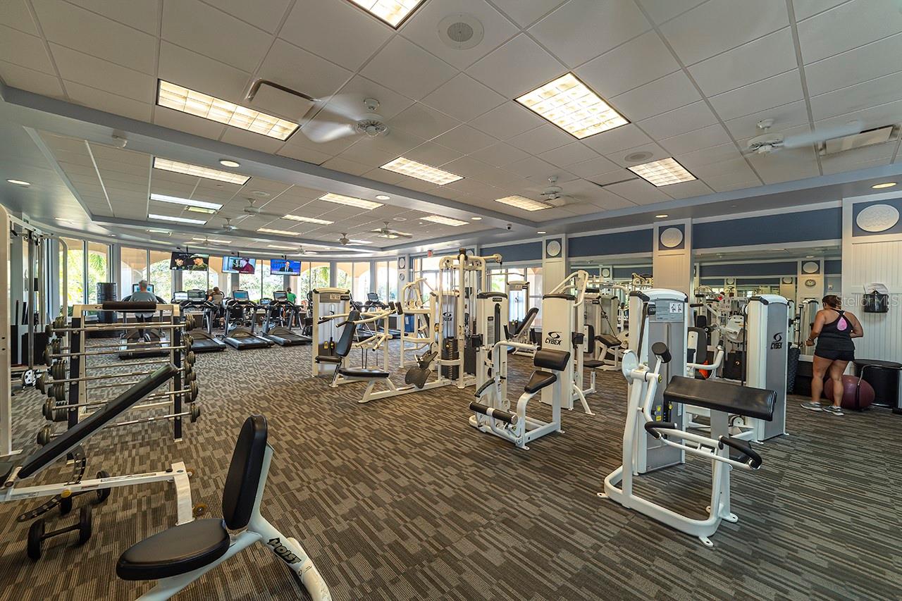 Listing photo id 35 for 5877 Ferrara Drive