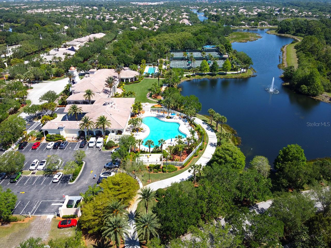 Listing photo id 39 for 5877 Ferrara Drive