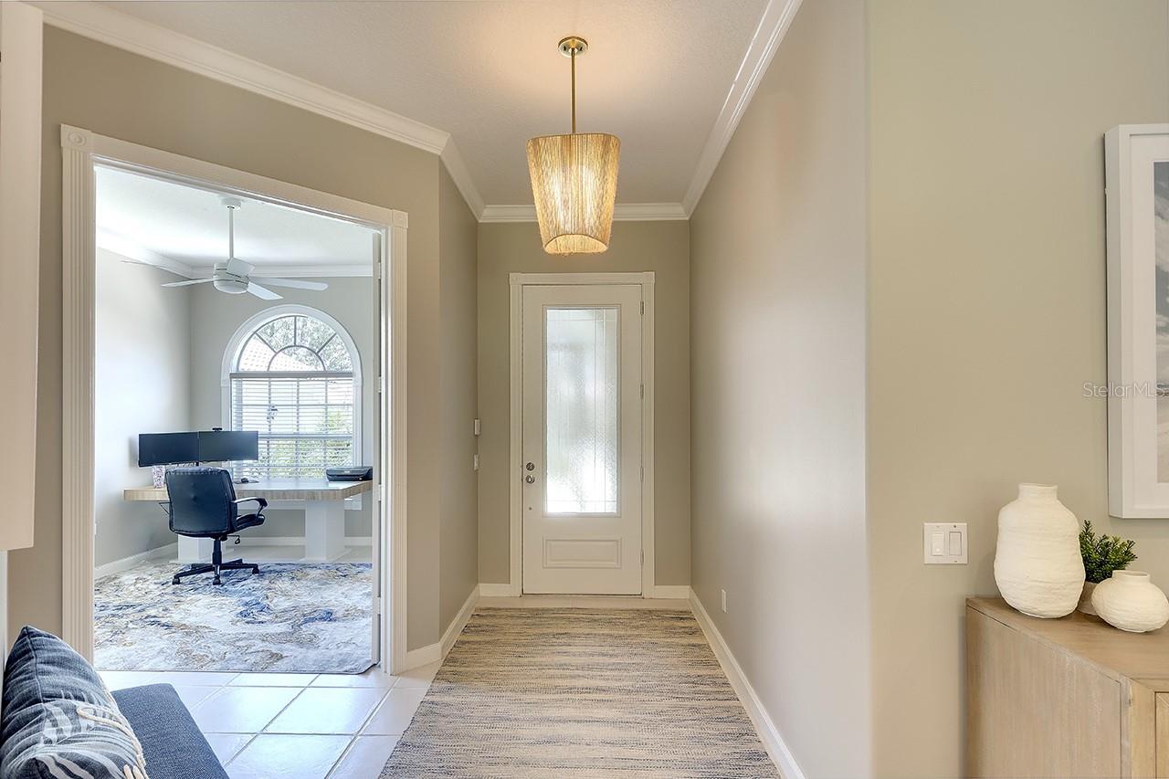 Listing photo id 4 for 5877 Ferrara Drive