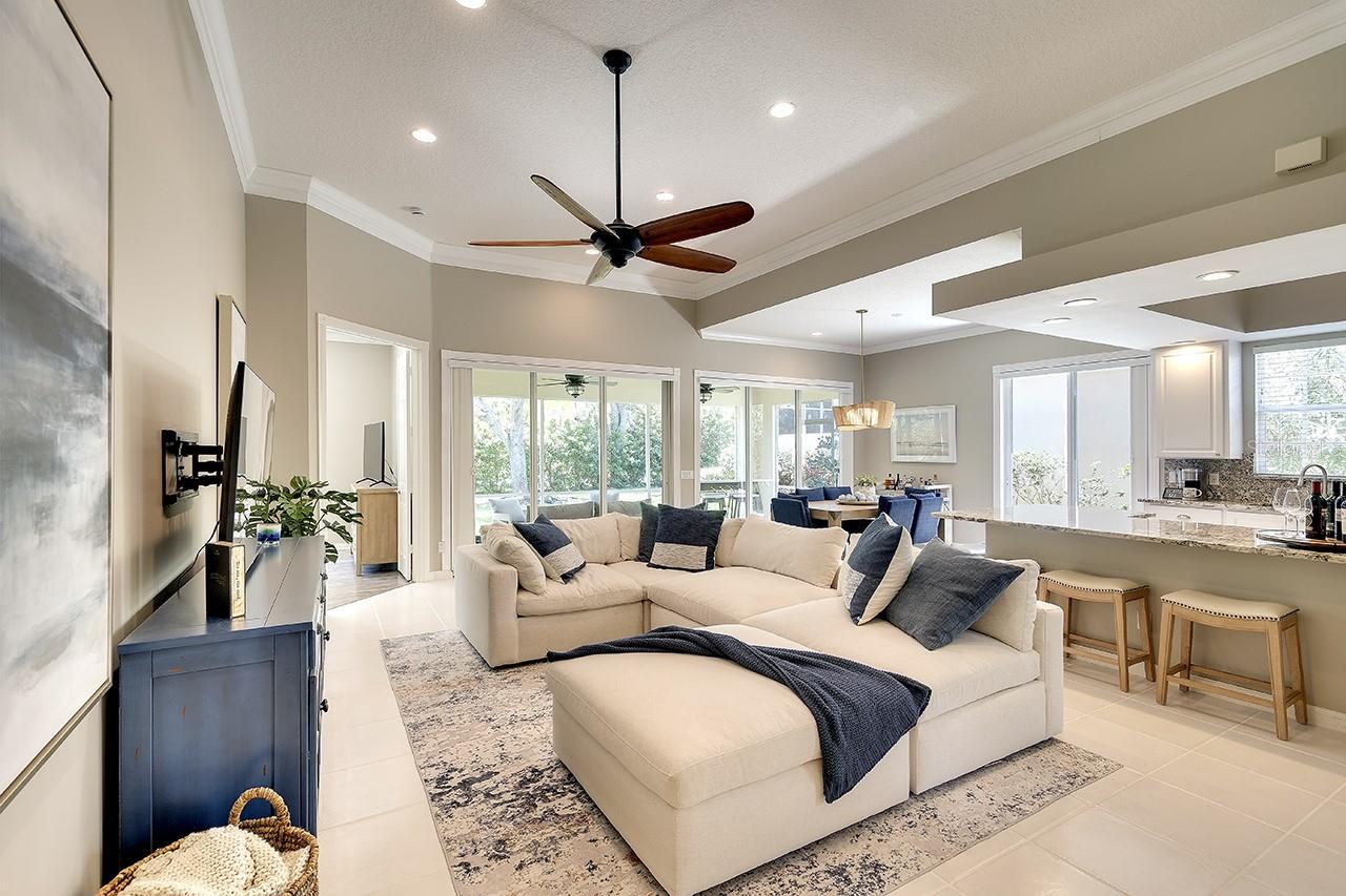 Listing photo id 5 for 5877 Ferrara Drive