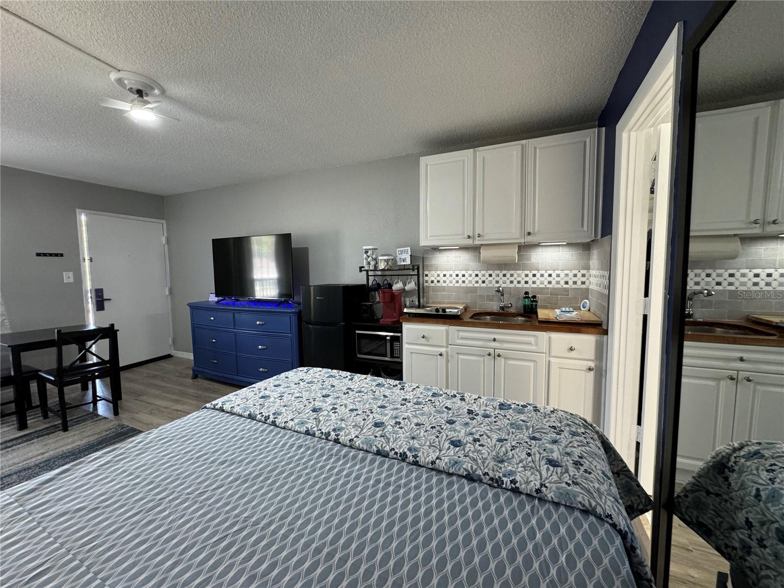 Image 11 of 33 For 7150 Tamiami Trail S-623