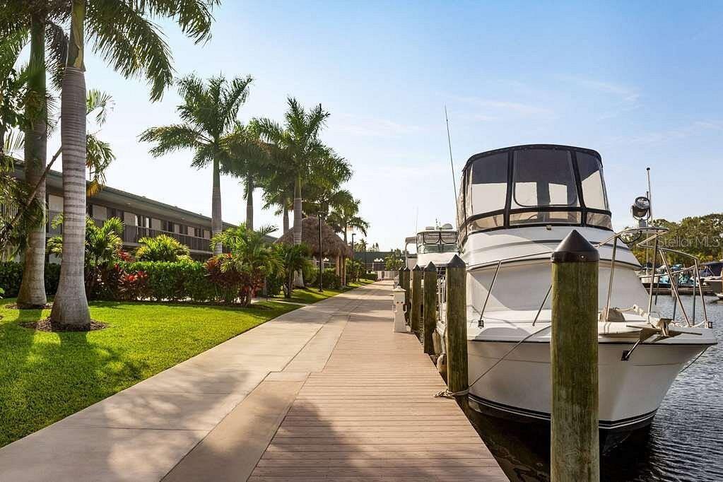 Image 23 of 33 For 7150 Tamiami Trail S-623