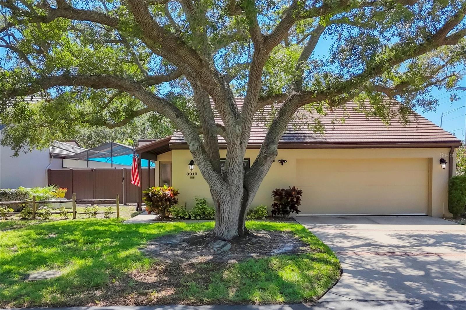 Image 10 of 58 For 3919 Glen Oaks Manor Drive