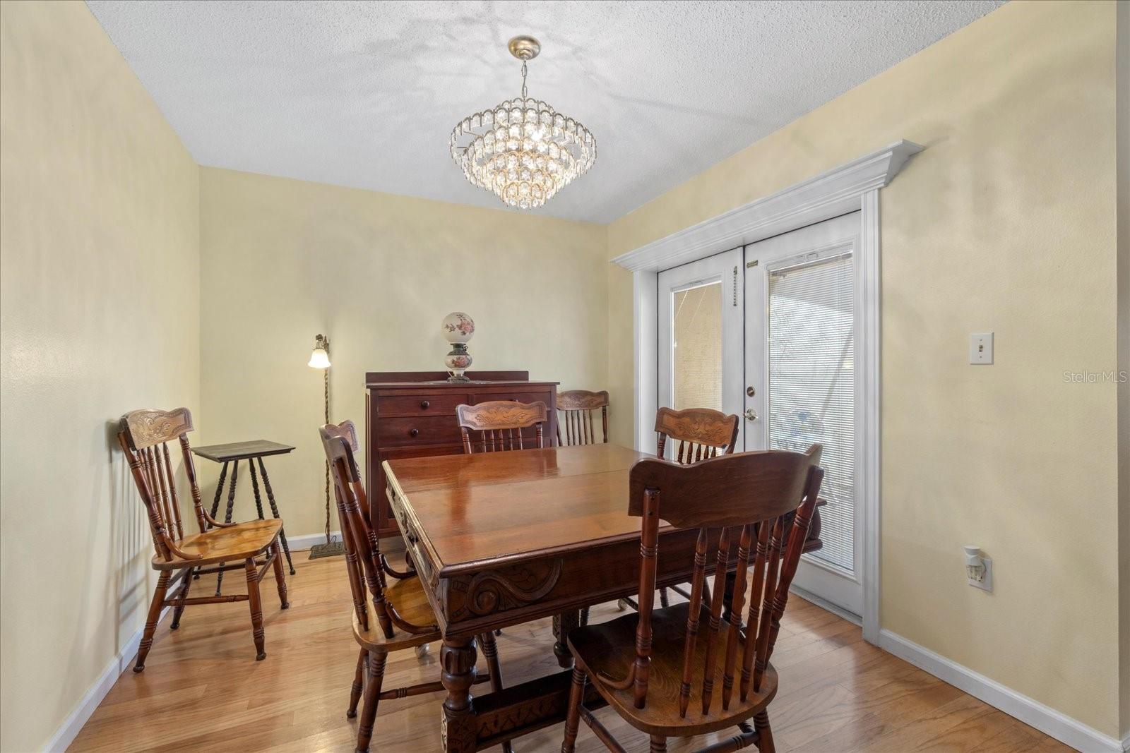 Image 15 of 40 For 6207 Courtside Drive 23