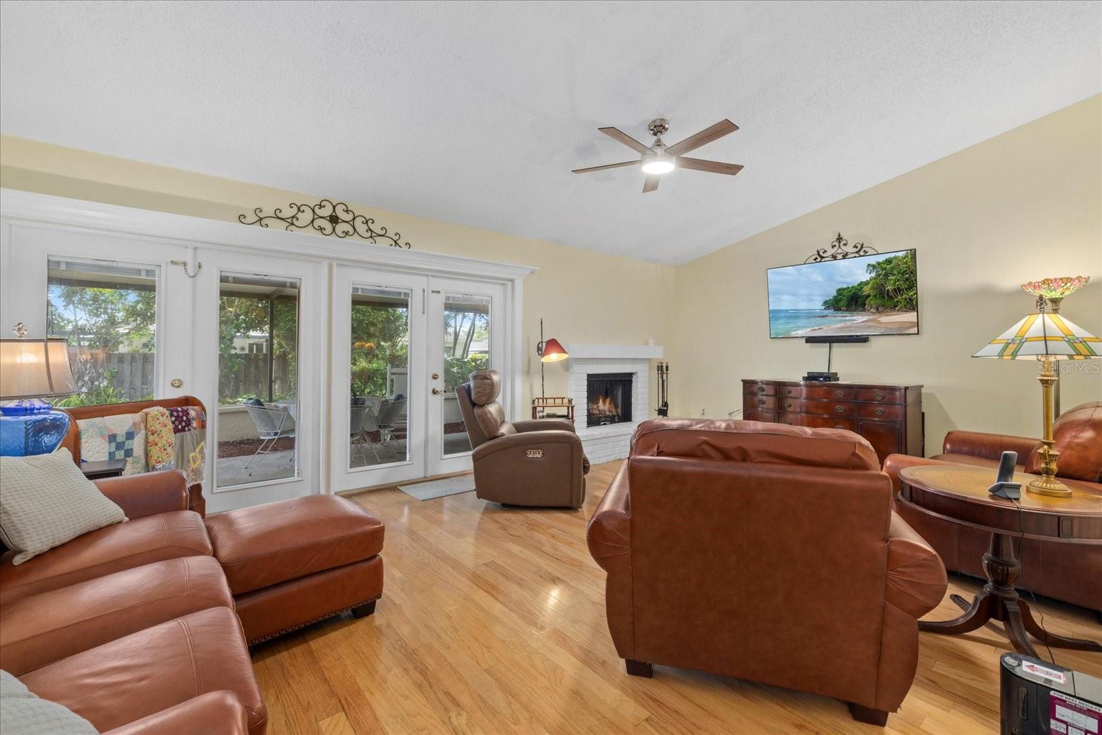 Image 17 of 40 For 6207 Courtside Drive 23