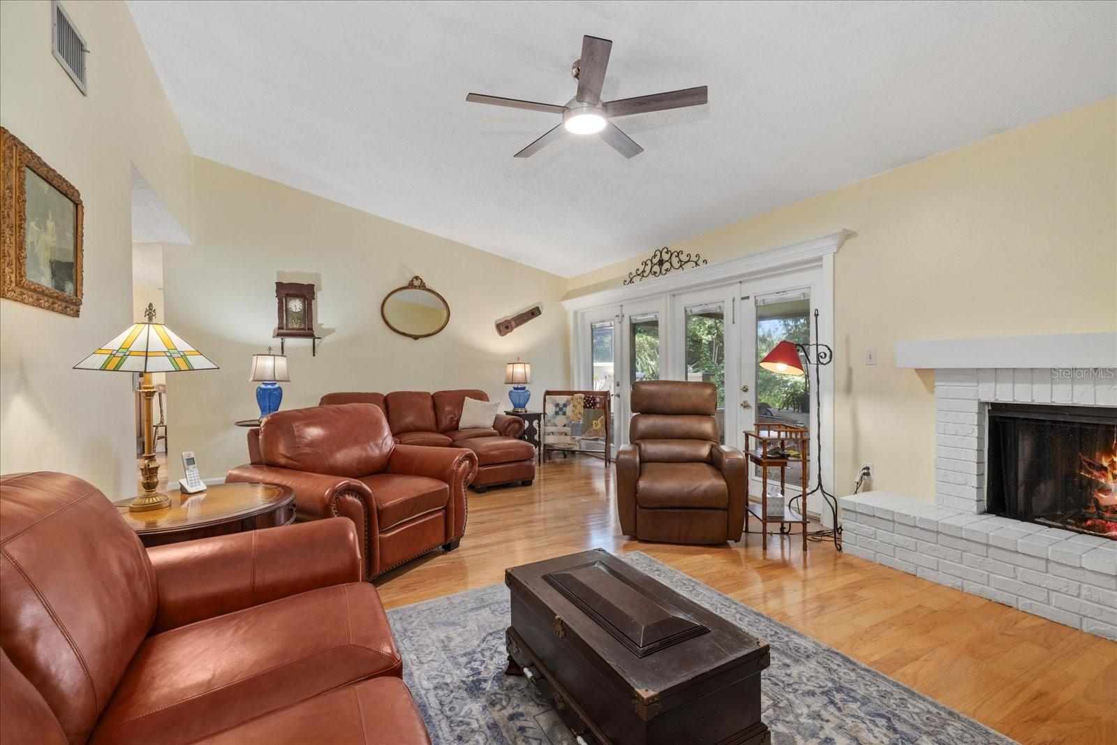 Image 19 of 40 For 6207 Courtside Drive 23
