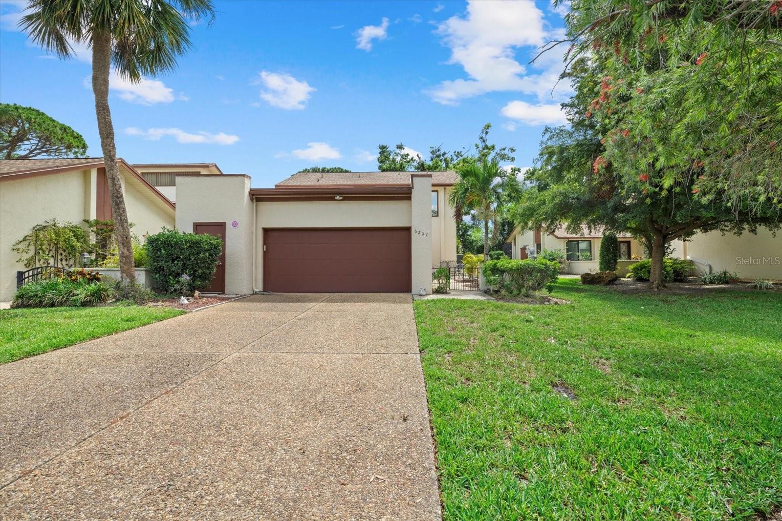 Image 2 of 40 For 6207 Courtside Drive 23