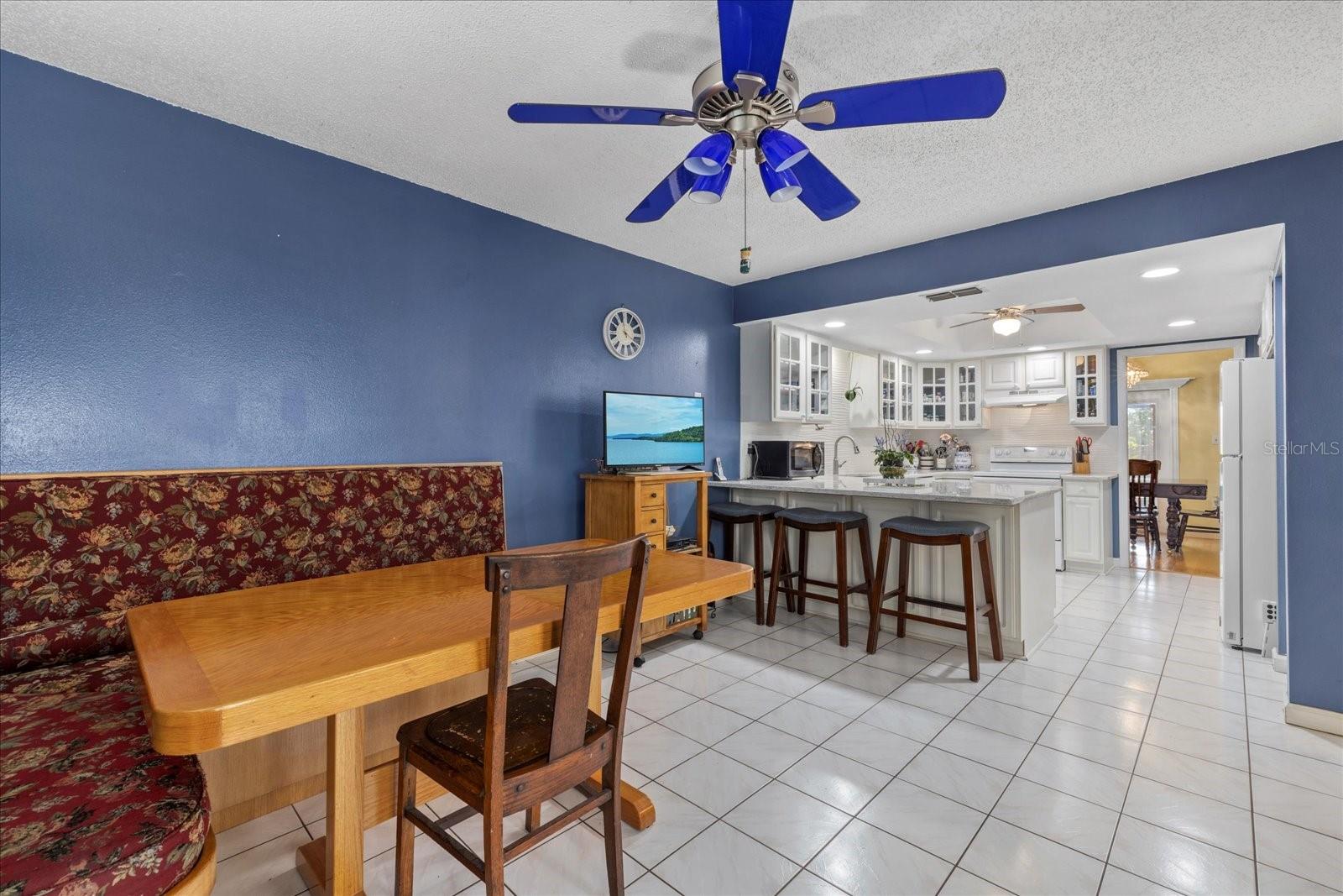 Image 4 of 40 For 6207 Courtside Drive 23