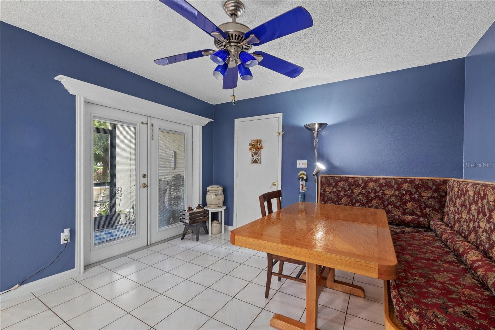 Image 7 of 40 For 6207 Courtside Drive 23