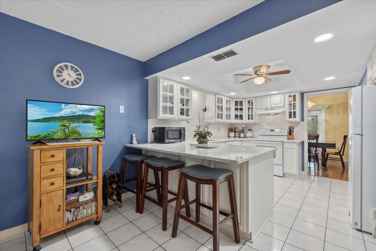 Image 8 of 40 For 6207 Courtside Drive 23