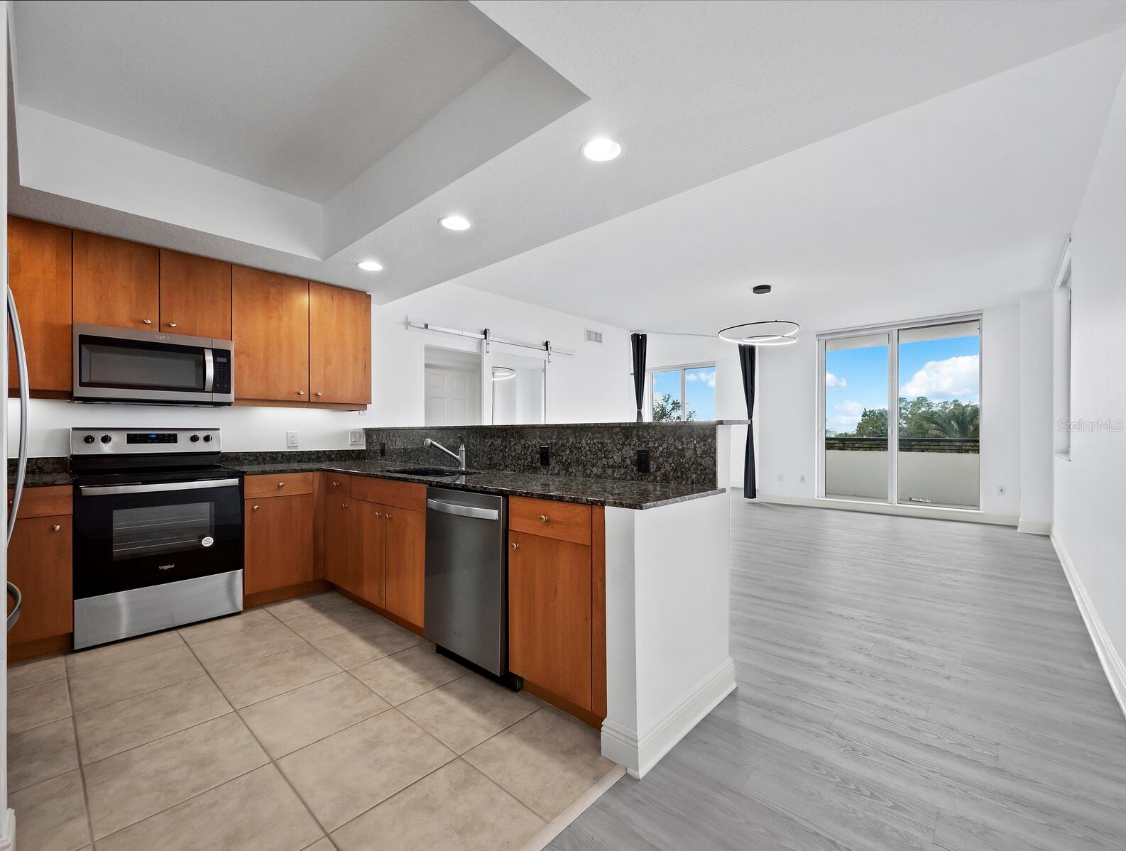 Image 10 of 63 For 800 Tamiami Trail 307