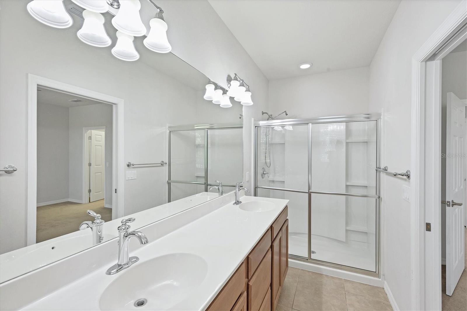 Image 18 of 40 For 3760 82nd Avenue Circle E 102