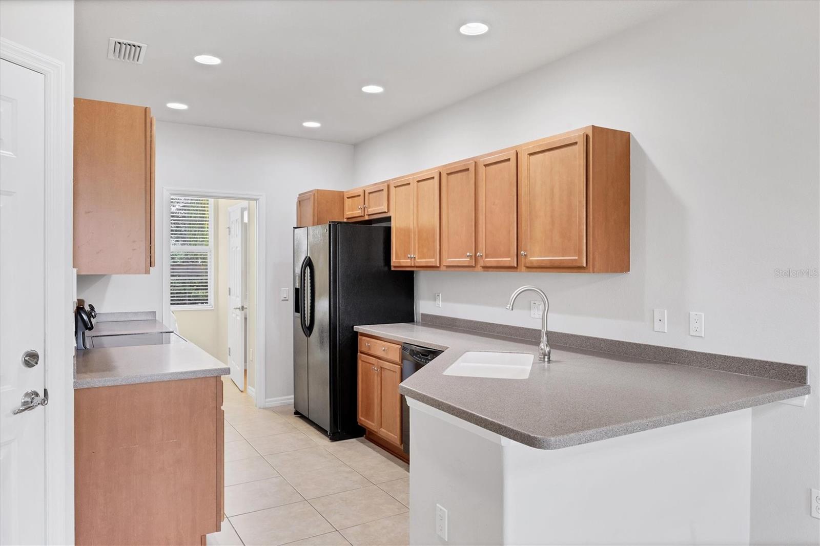 Image 9 of 40 For 3760 82nd Avenue Circle E 102