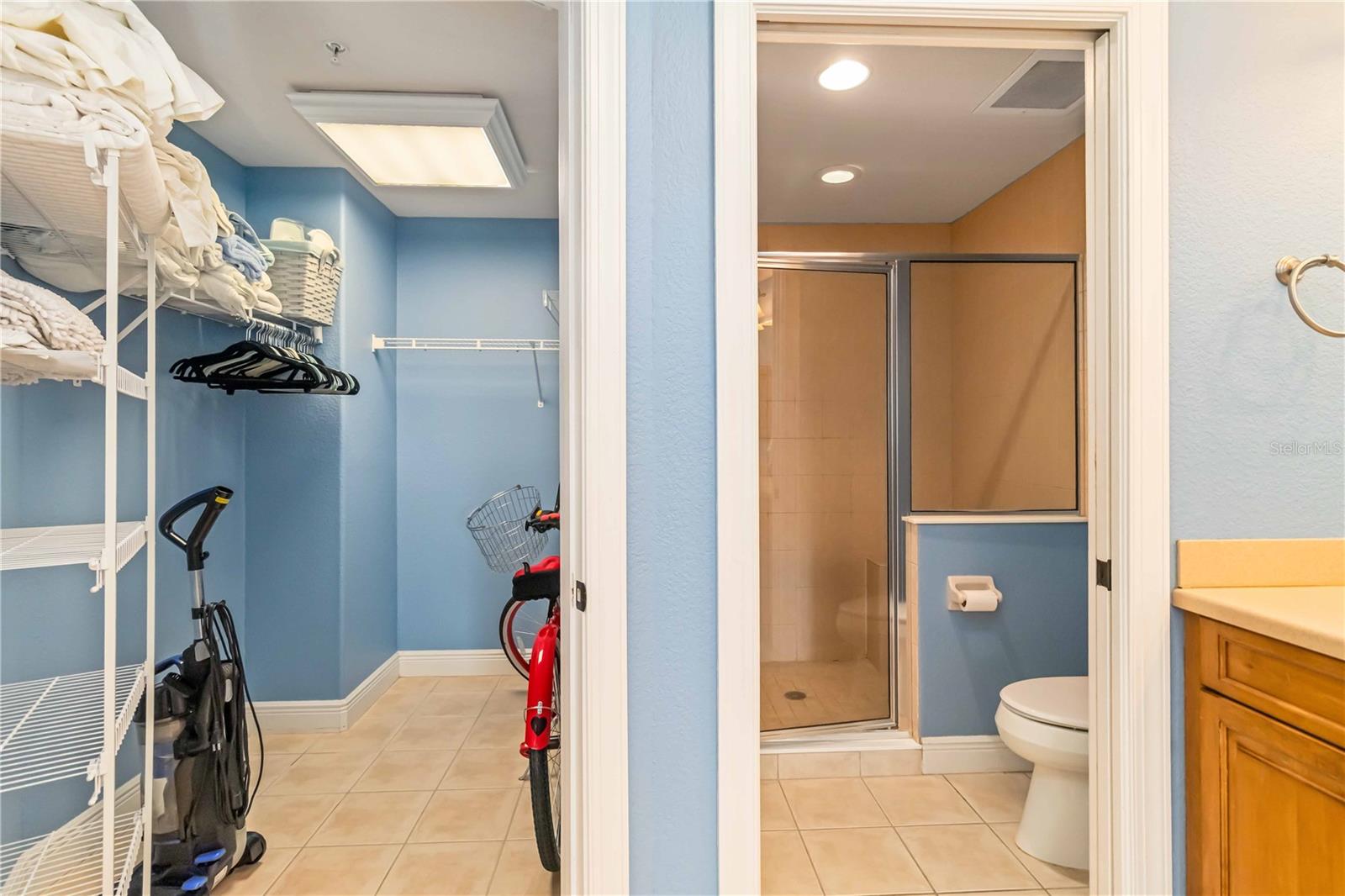 Listing photo id 8 for 501 Haben Boulevard 303