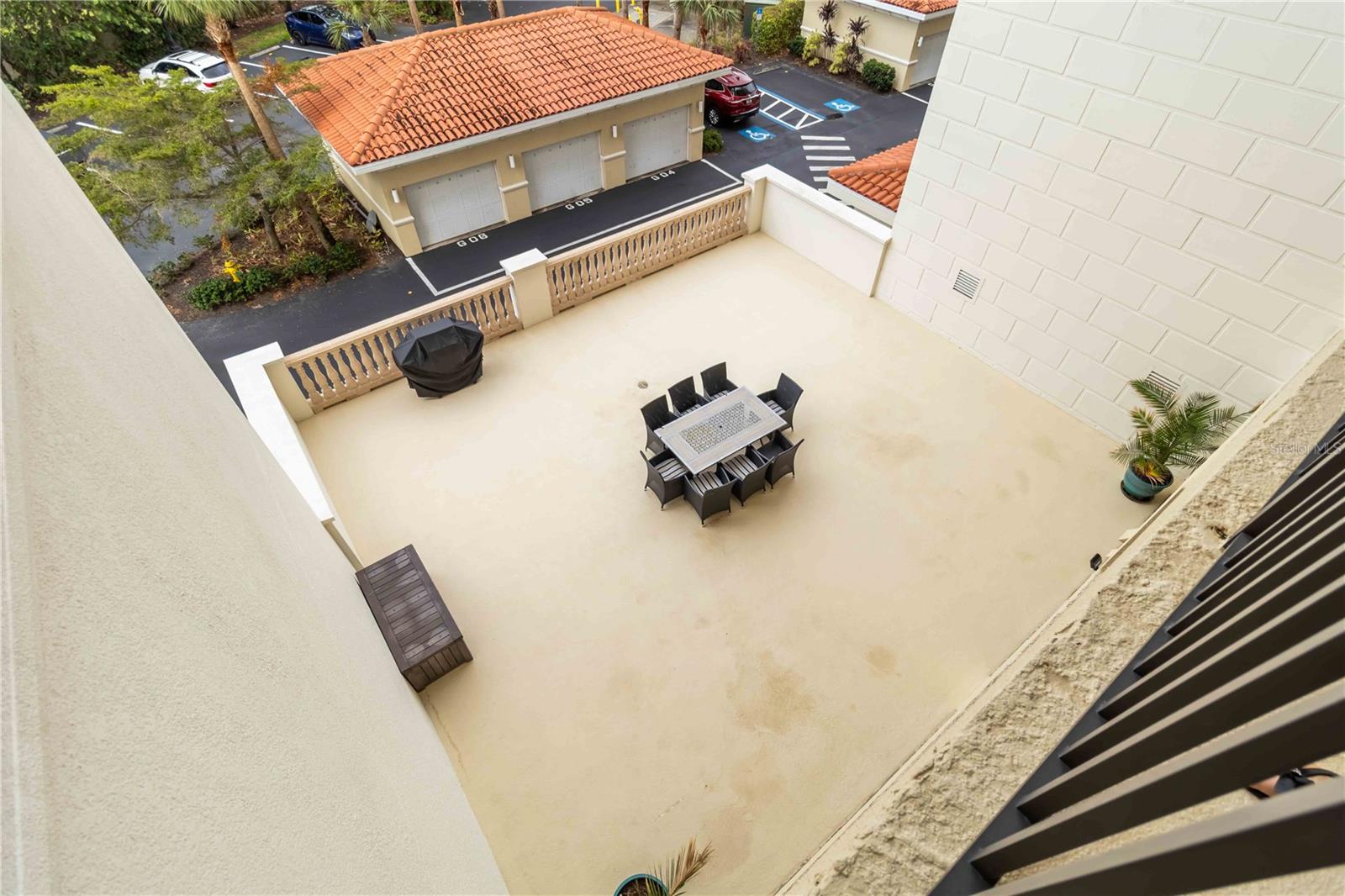 Listing photo id 17 for 501 Haben Boulevard 303