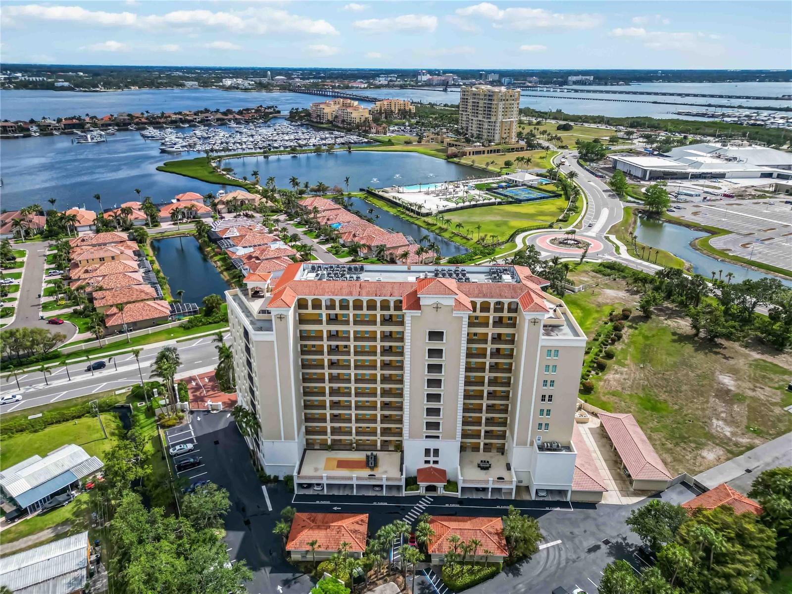 Listing photo id 18 for 501 Haben Boulevard 303