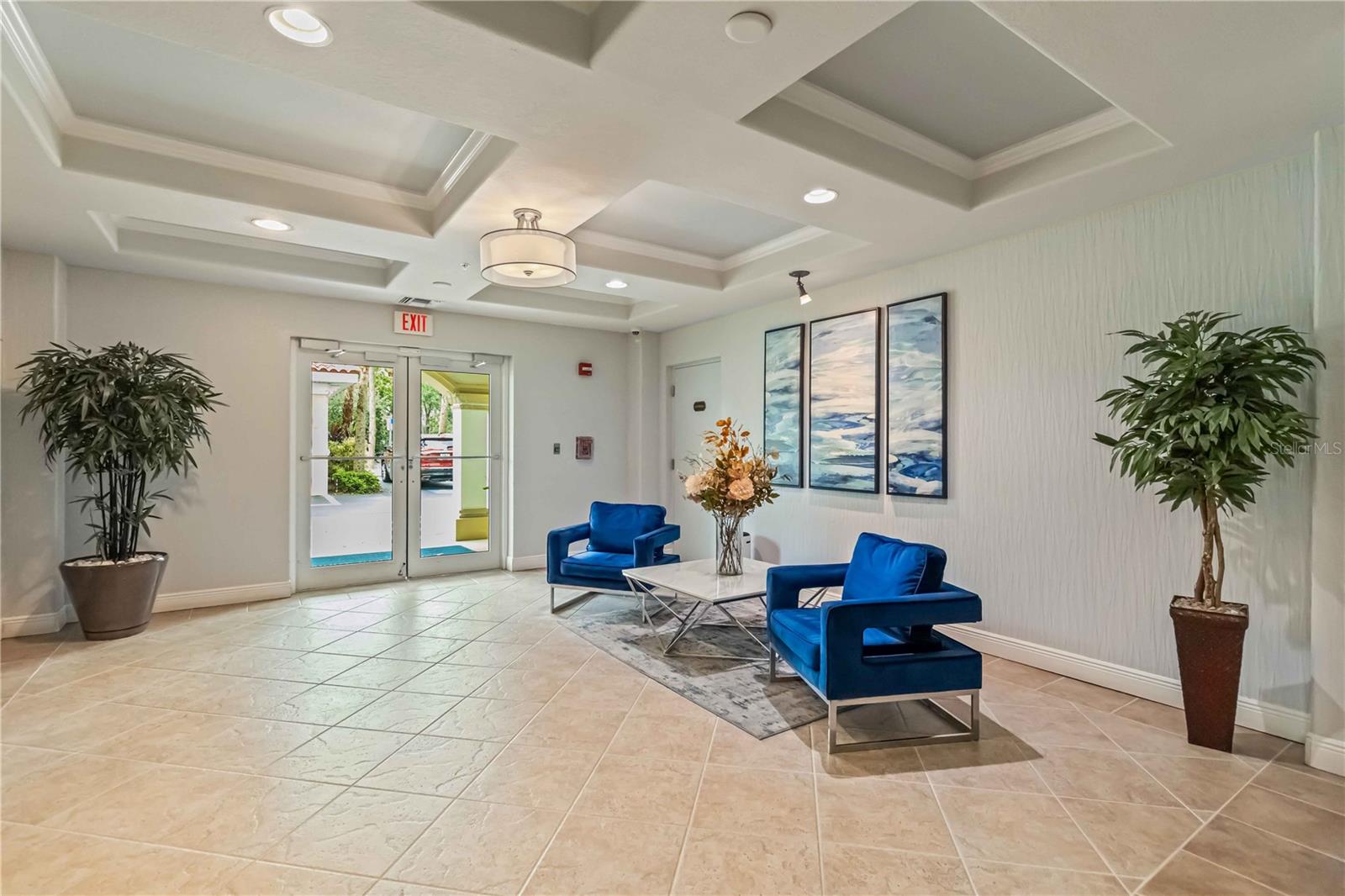 Listing photo id 1 for 501 Haben Boulevard 303
