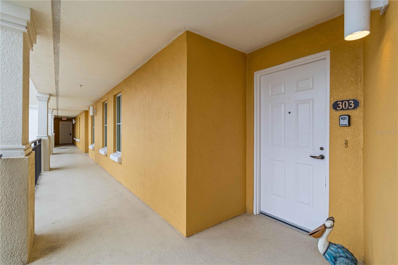 Listing photo id 2 for 501 Haben Boulevard 303