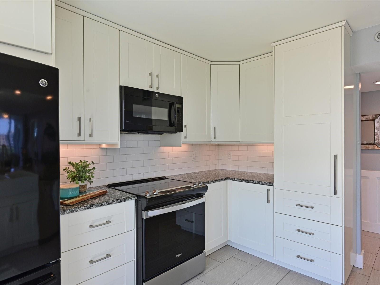 Image 15 of 59 For 4550 Pinebrook Circle 608