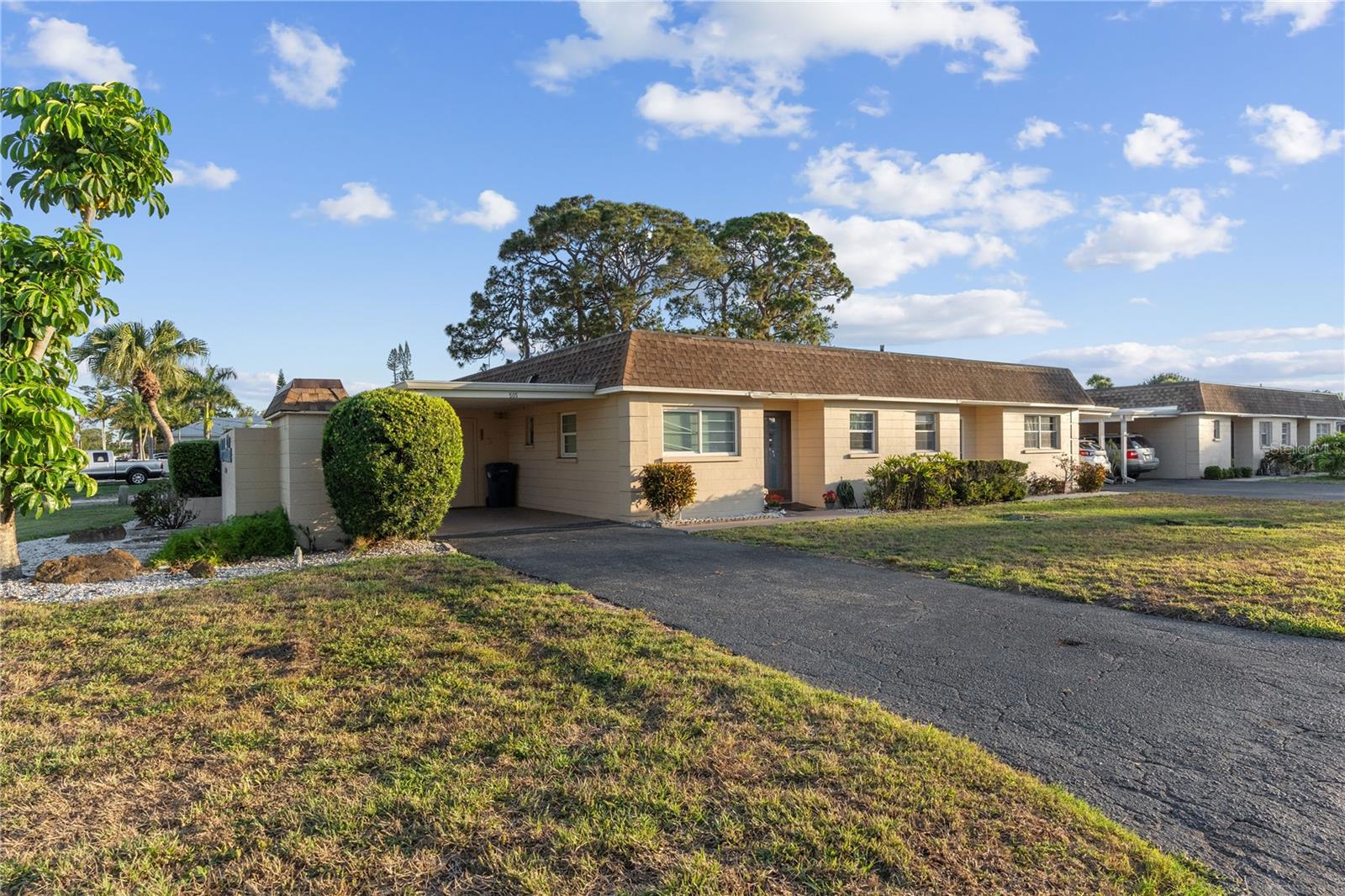 Image 11 of 32 For 505 47th Avenue Drive W