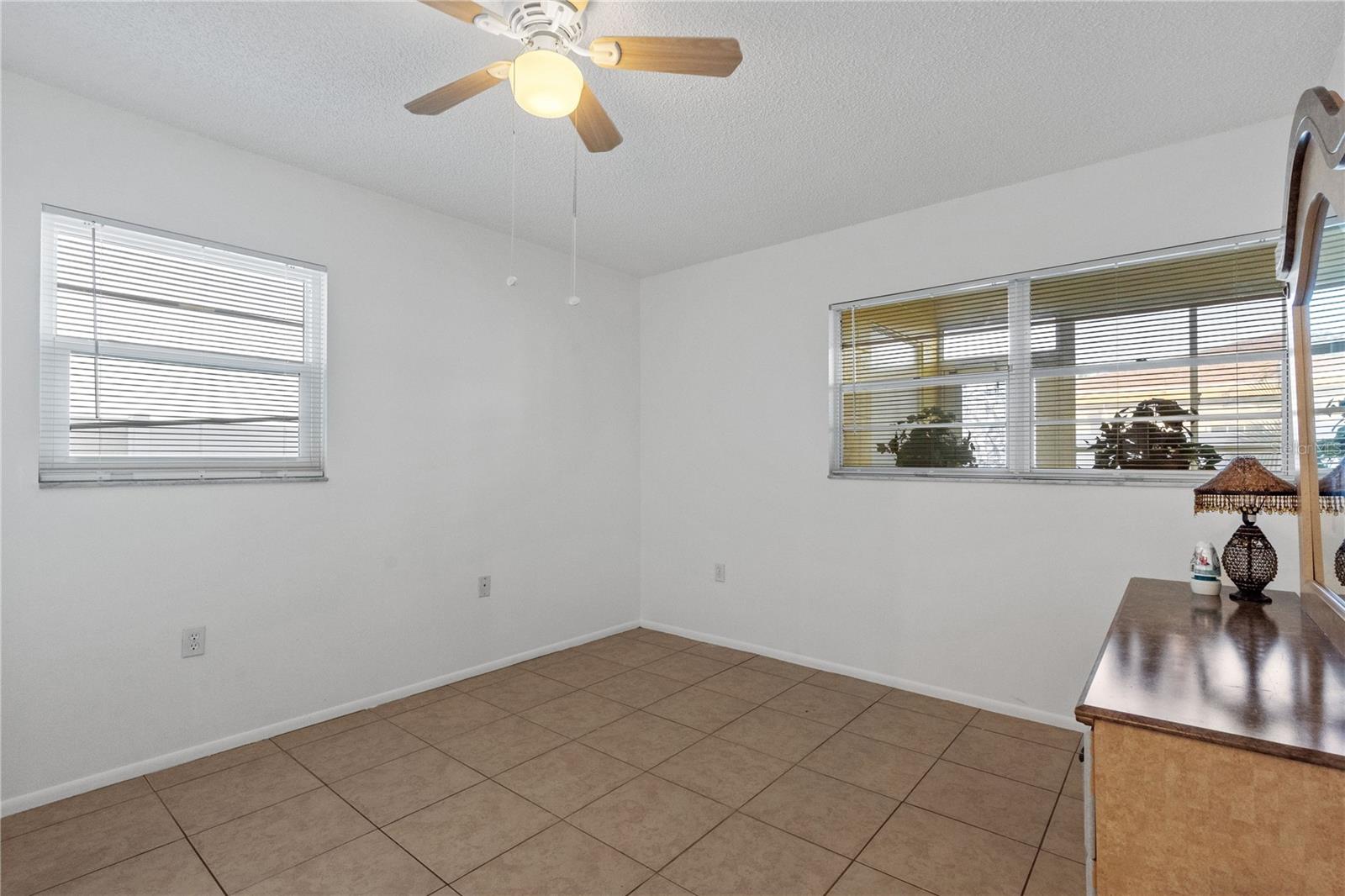 Image 21 of 32 For 505 47th Avenue Drive W