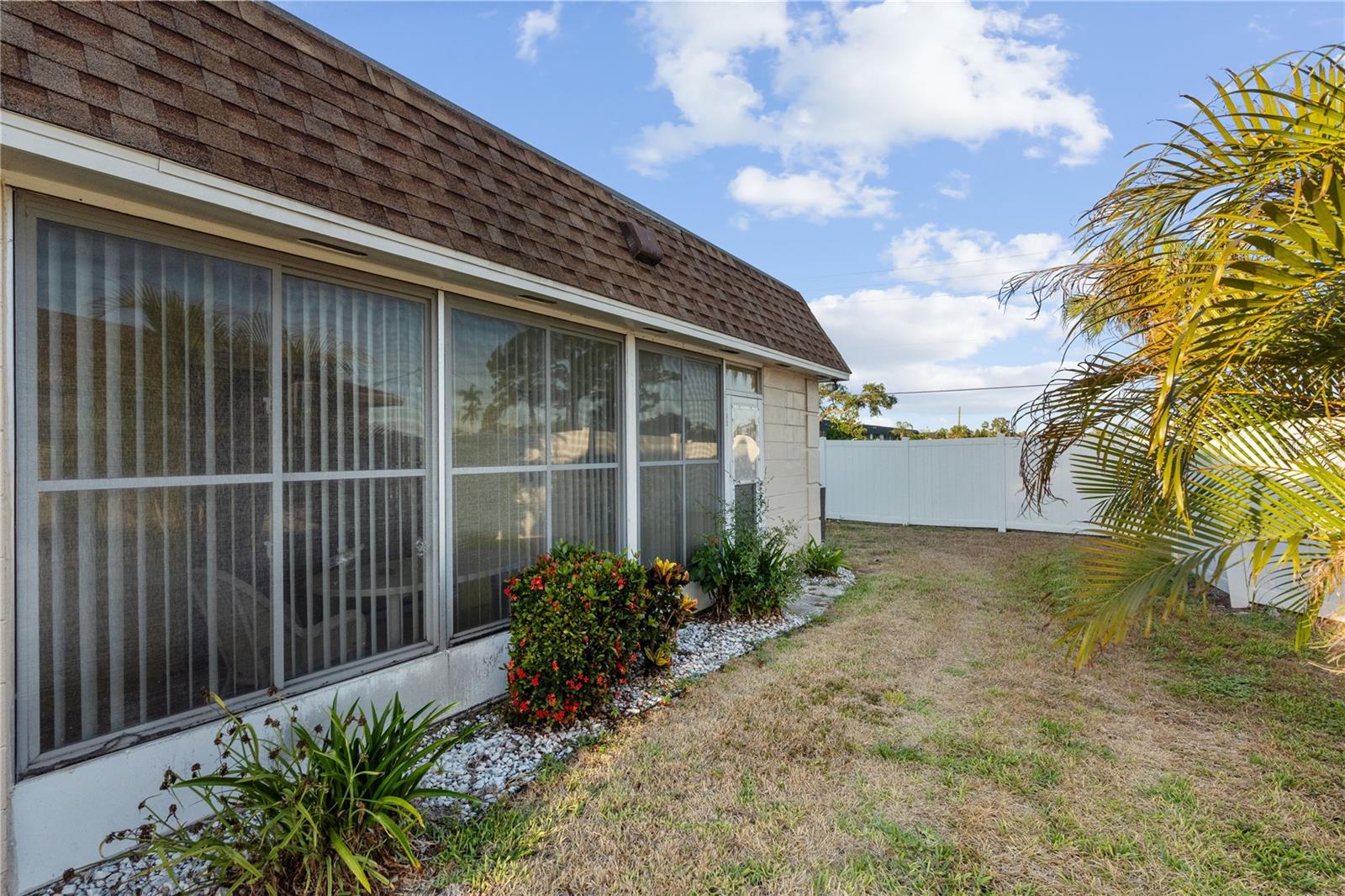 Image 25 of 32 For 505 47th Avenue Drive W