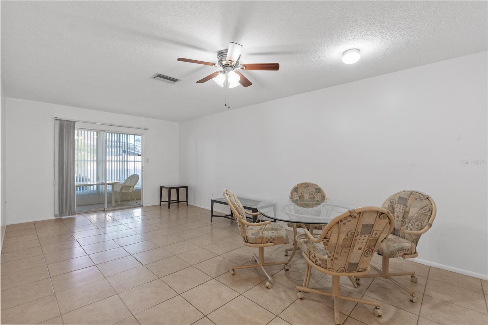 Image 3 of 32 For 505 47th Avenue Drive W