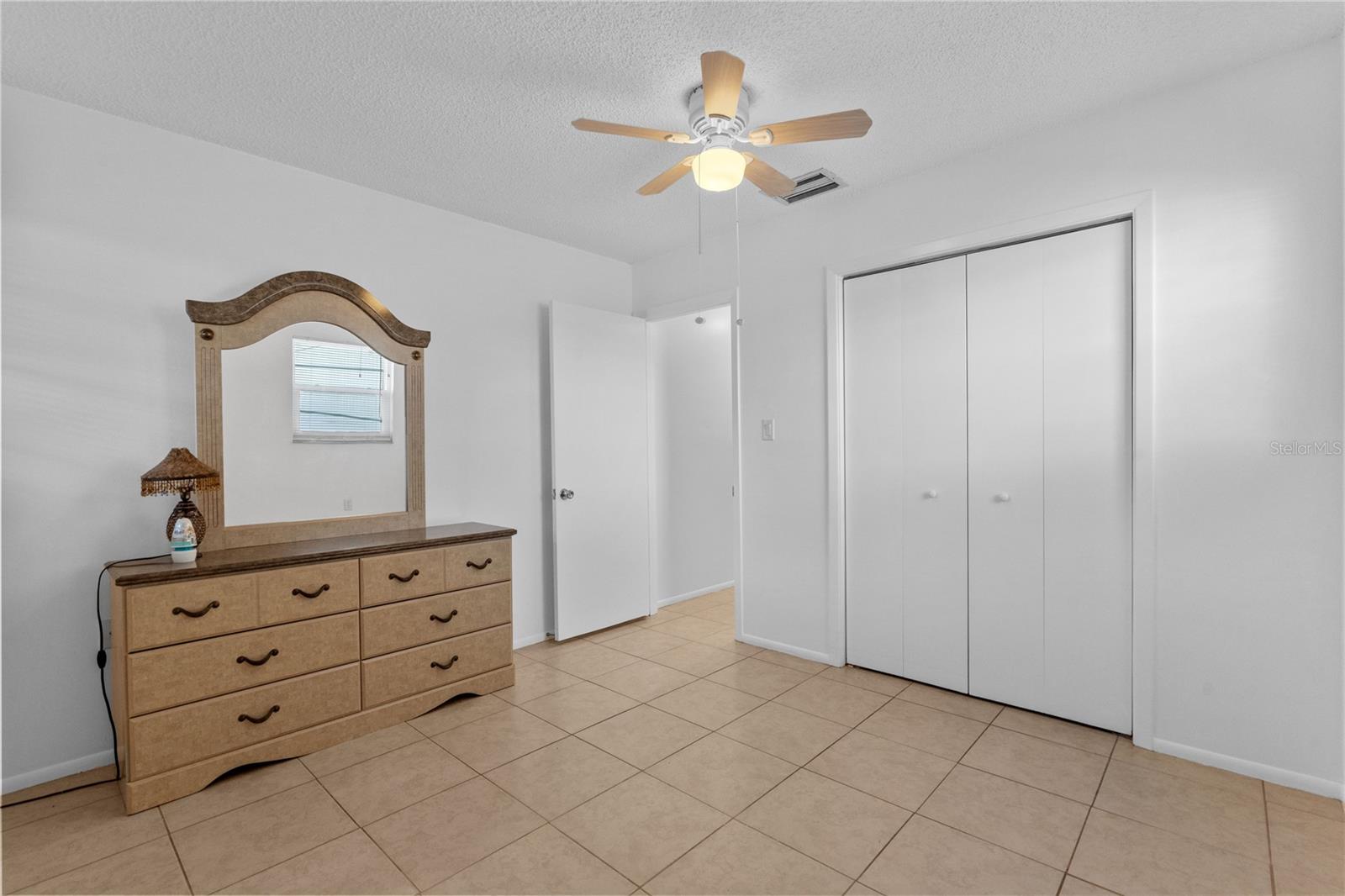 Image 4 of 32 For 505 47th Avenue Drive W