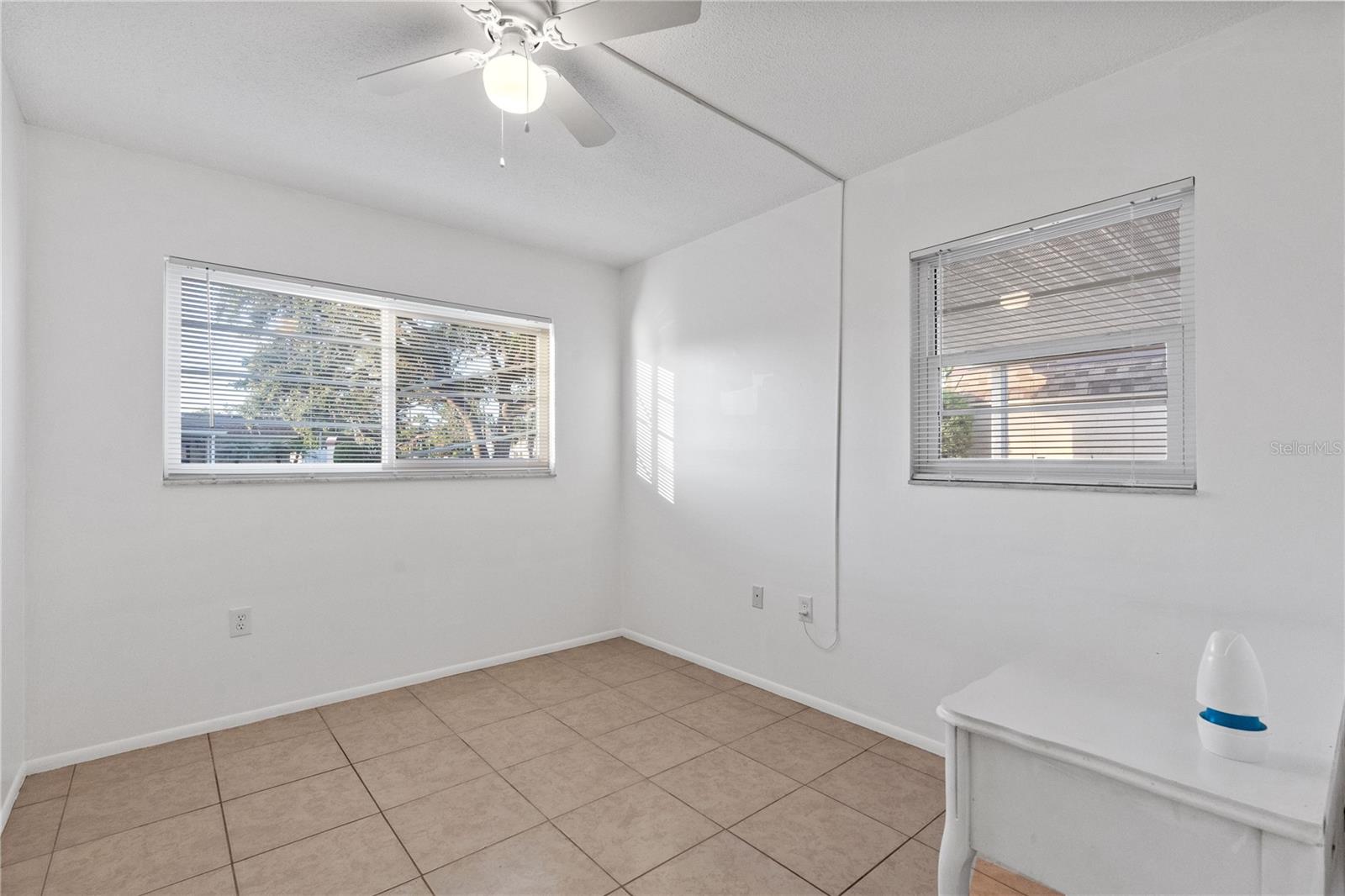 Image 6 of 32 For 505 47th Avenue Drive W