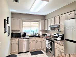 Listing photo id 4 for 5147 Willow Links 18